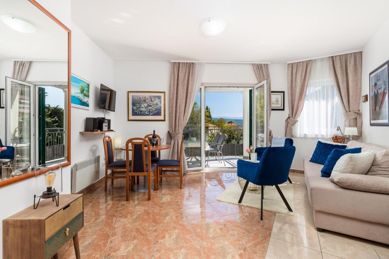 Light Summer With A Swimming Pool Appartement Opatija