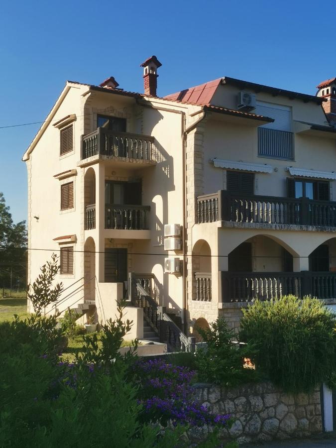 Apartment Basek Supetarska Draga