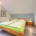 Apartment Milena By El-Pi Tours