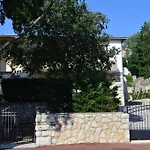 Apartments Zdravko