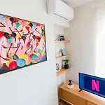 Lina - Tia, Chic Tirana Apartment