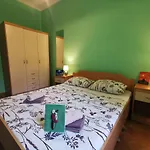 Villa Varglien, Apartment With Garden Place