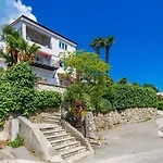 Villa Tomic Apartment Mia Near The Sea
