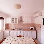 Apartments Renato Muzic Cres