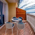 Gorgeous Apartment With Sea View