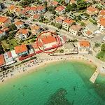 Apartment Bojan With Terrace And Sea View