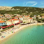 Apartment Bojan With Terrace And Sea View