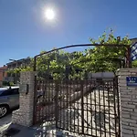 Apartments Renato Muzic Cres