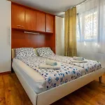 Apartment Eni Selce