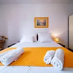 Apartments Lazaric
