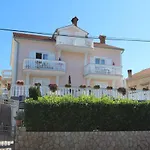 Apartments Ravlic Ana