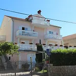 Apartments Ravlic