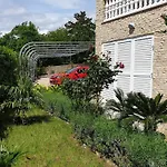 Apartments Jela