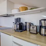 Penthouse Design & Beach Ferienwohnung Direkt Am Meer Mit Unverbautem Blick Ueber Die Adria (Adults Only)