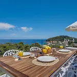 Penthouse Design & Beach Ferienwohnung Direkt Am Meer Mit Unverbautem Blick Ueber Die Adria (Adults Only)