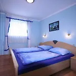 Apartments In Silo/Insel Krk 13571