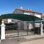 Schreng Apartments