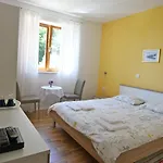 Apartments And Room In Nature Setting