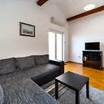 Apartments Zdravka