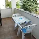 Apartman Mirjana 7A