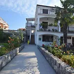 Apartment In Njivice/Insel Krk 13290