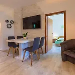 Holiday Home In Jadranovo 39402