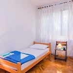 Apartment In Selce 39358