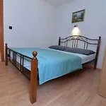 Apartment In Veli Losinj 15050
