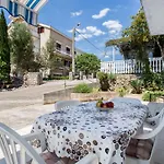 Apartment In Silo/Insel Krk 13498