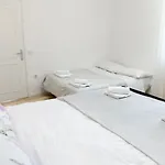 Divia Apartment