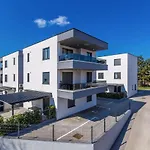 Apartment Laganini III