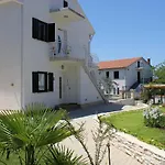 Apartment Eta ****