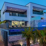 Luxury Villa Lorena With Heated Pool, Jacuzzi,Sauna And Seaview