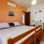 Apartment Antic S