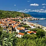 Studio Apartment In Susak With Air Conditioning, Wi-Fi