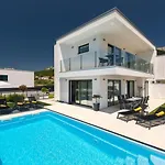 Villa Supernus With Heated Pool