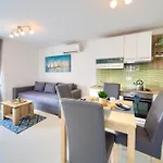 Dodo Apartments