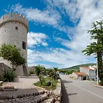 Apartment Cres 4496-1