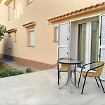 Apartments Cizmesija