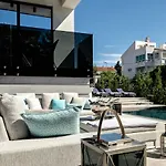 Deluxe Villa Curiera
