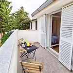 Holiday House Dora