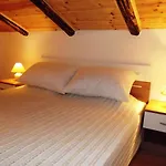 Apartment In Supetarska Draga 35932