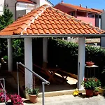 Apartments In Malinska/Insel Krk 14439