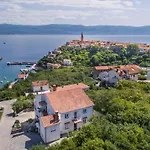 Apartment In Vrbnik/Insel Krk 13612