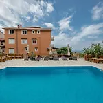 Apartment In Mundanije With Seaview, Terrace, Air Condition, Wifi