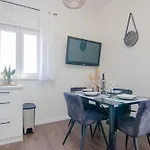 Apartments Aki