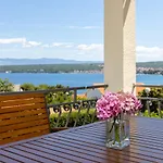 And Charming New Apartment In Vantacici
