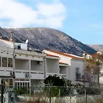 Ara-Rose