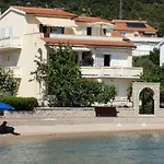 Gelbes Haus, Einzimmerwohnung Am Meer