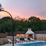 Villa Lulu Kamena Villa S Maslinikom Otok Krk Dobrinj Selo Gostinjac